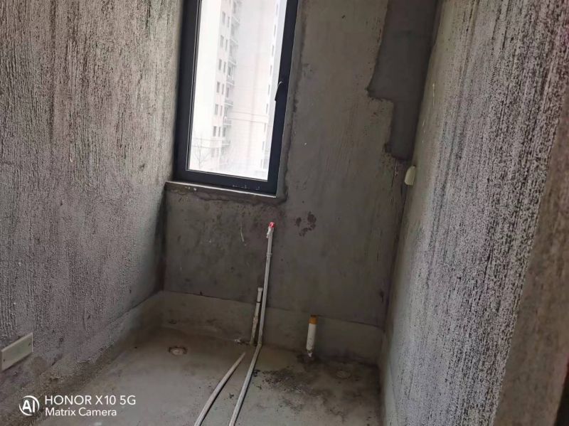 毛坯3室2廳2衛(wèi)136m2149萬元